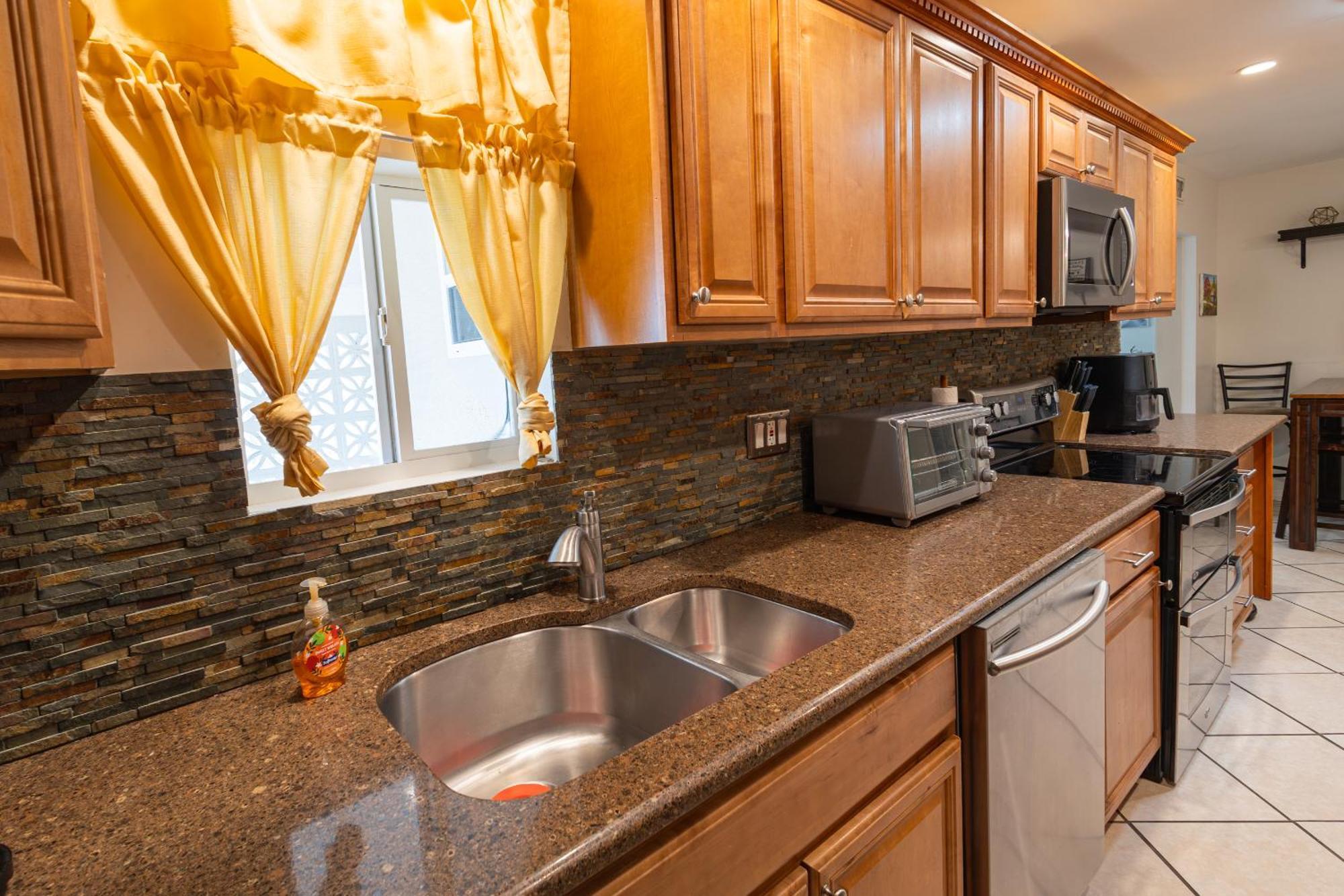 Comfy 3 Bedroom With Parking & Close To Everything North North Naples 外观 照片